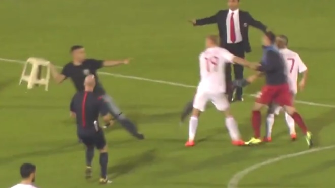 Матч Сербия - Албания отменили из-за драки футболистов и болельщиков