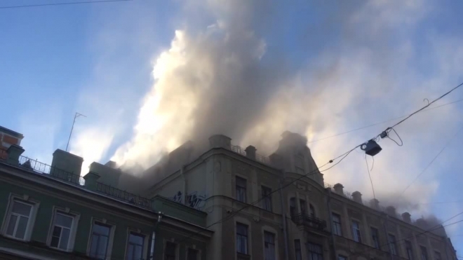 В Петербурге на улице Куйбышева горела квартира с 8 жильцами