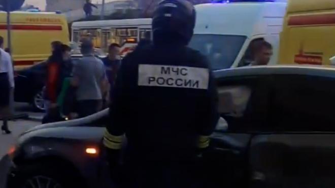 В Екатеринбурге машина въехала в толпу пешеходов 