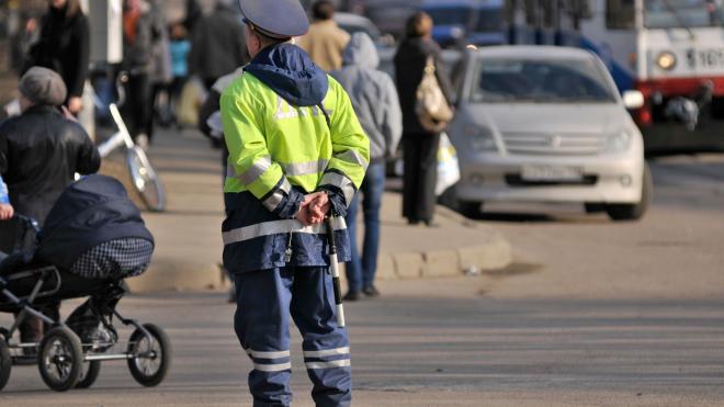 В Красноярске водитель автобуса устроил гонки с выездом на встречную полосу