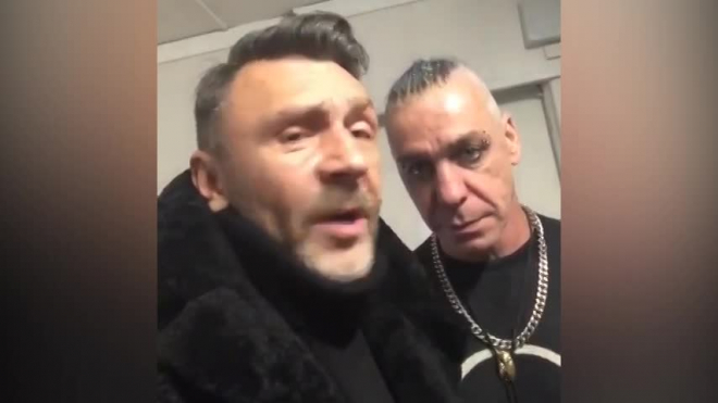 Шнуров и лидер Rammstein с матом обратились к петербуржцам