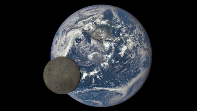 NASA опубликовало гифку с обратной стороной Луны
