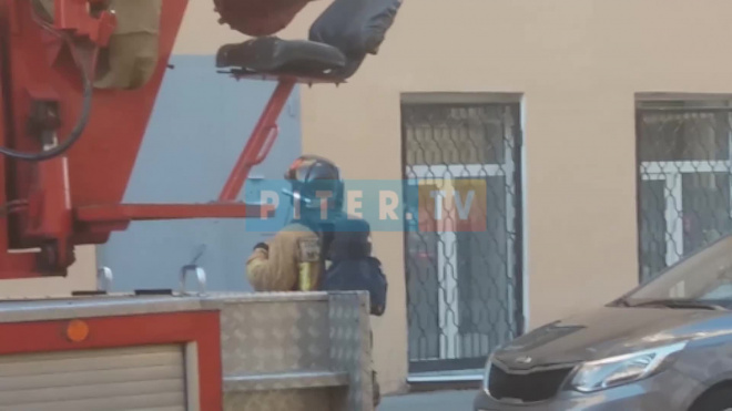 Видео: к Спасскому переулку стянулись пожарные машины