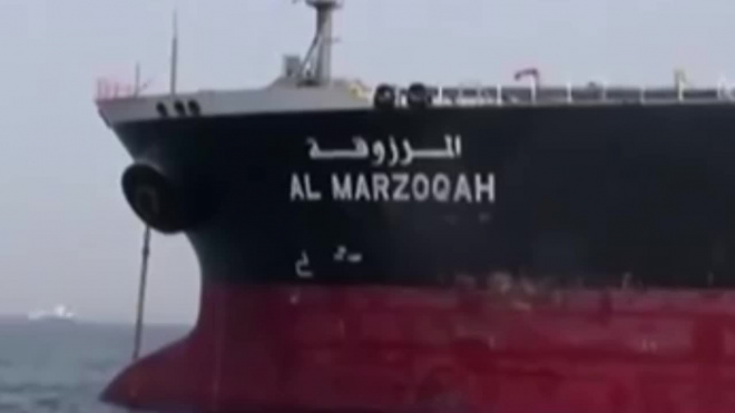 В Оманском заливе совершено нападение на два танкера с нефтью