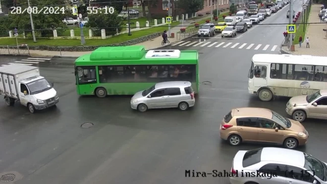 В Южно-Сахалинске произошло ДТП с участием скорой помощи