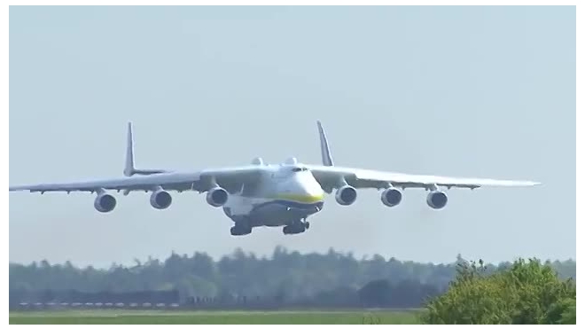 В Китае начнут строить "Мечту": Украина передала права на самый большой в мире самолет