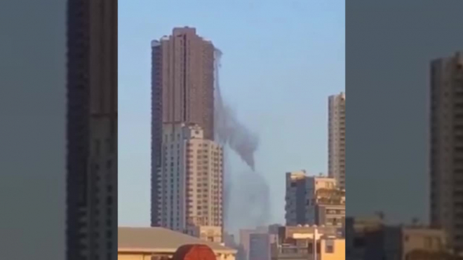 Видео с Филиппин: Из-за землетрясения из бассейна на крыше небоскреба вылилась вода