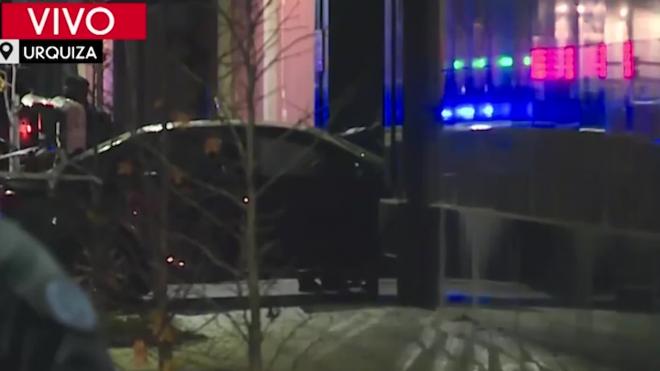 В Буэнос-Айресе машина врезалась в здание посольства КНР