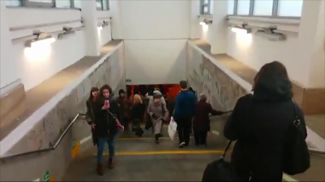 Станция метро "Купчино" закрыта на вход и выход
