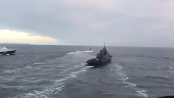 В Керчи стартовала буксировка задержанных украинских кораблей