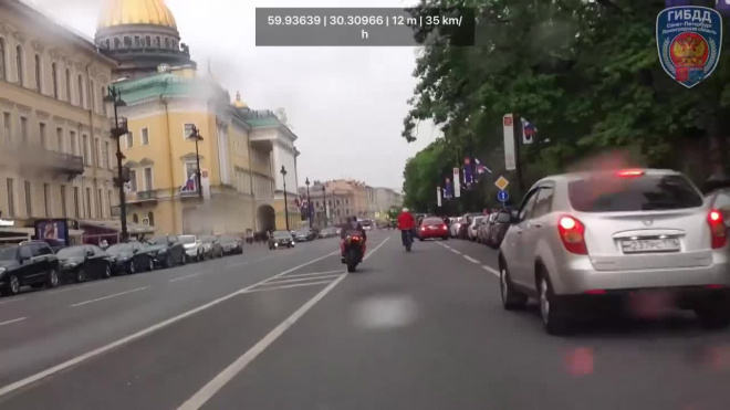 Появилось видео эпичной погони ГИБДД за мотоциклистом на Дне города