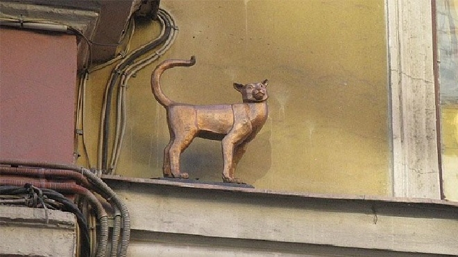 Найден пропавший памятник блокадной кошке Василисе