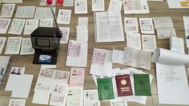 В Москве выявили подпольные типографии, которые печатали документы для мигрантов