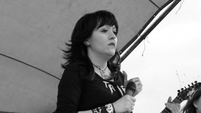 Вокалистка рок-группы "Маневры" и ее мать найдены мертвыми в Москве