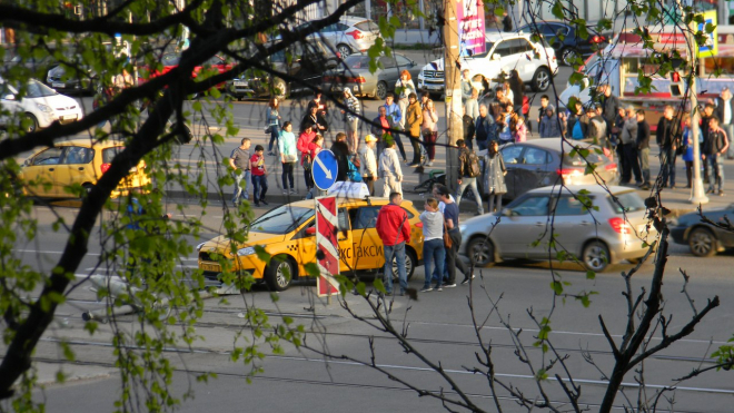 Фото: В Петербурге в ДТП с такси пострадали два человека