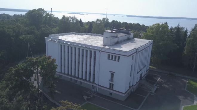 Видео: экскурсия по Ленинградскому областному государственному архиву