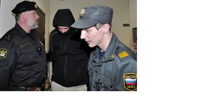 В Петербурге осужден полицейский, задавивший по-пьяни бабушку с внуком