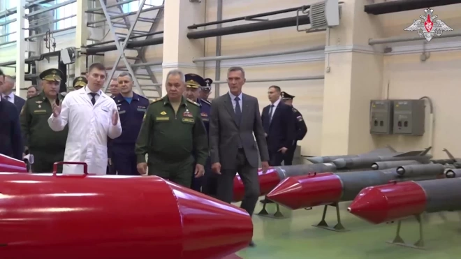Шойгу посетил предприятие ОПК корпорации "Тактическое ракетное вооружение"