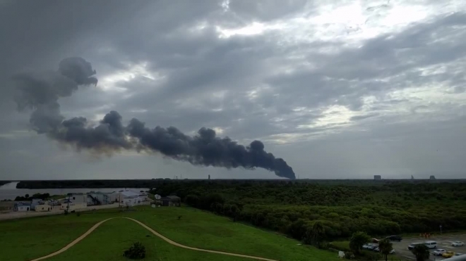 Запуск Falcon 9 компании SpaceX на мысе Канаверал закончился взрывом