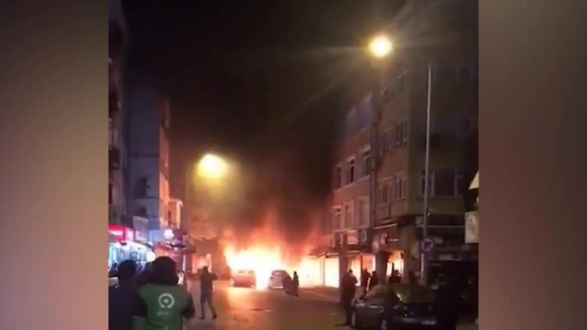 В Стамбуле прогремел взрыв, повредивший семь автомобилей