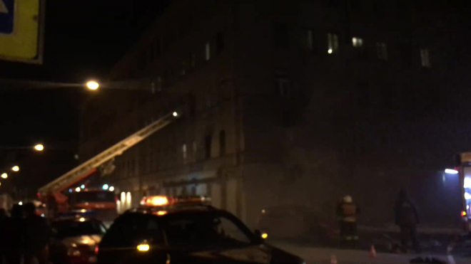 Из-за взрыва обогревателя пенсионерку пришлось эвакуировать с Малого Проспекта в Петербурге