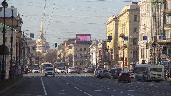 Голый извращенец, напавший на "Салон Буре", оказался знаменитым реставратором 