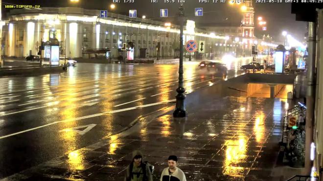 Ночью в Петербурге столкнулись машины из-за неработающего светофора