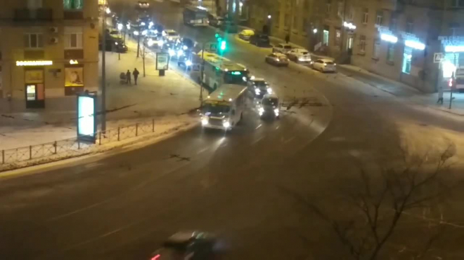 В Василеостровском районе пьяный петербуржец вообразил себя регулировщиком