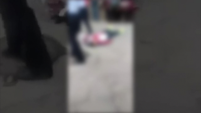 Страшное видео из Китая: Мужчина с ножом напал на школьников, 7 детей погибли