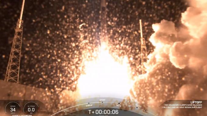 SpaceX осуществила запуск ракеты-носителя со спутниками Starlink