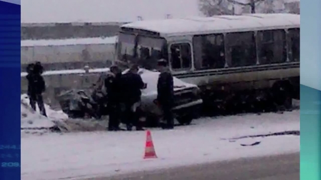 Пять человек погибли при столкновении автобуса с ВАЗом в Тверской области