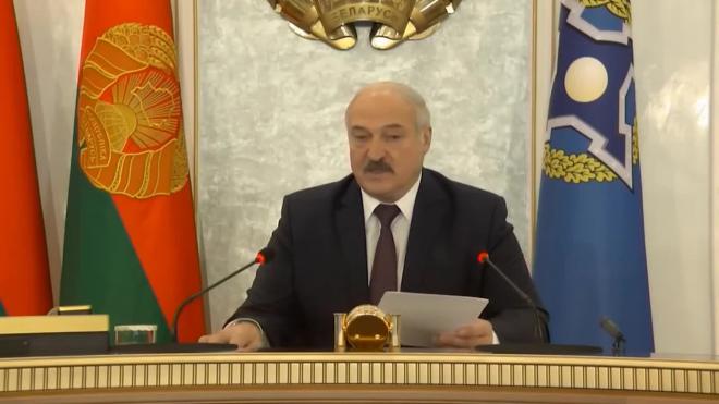 Лукашенко назвал поведение Польши в отношении Белоруссии "оголтелым"