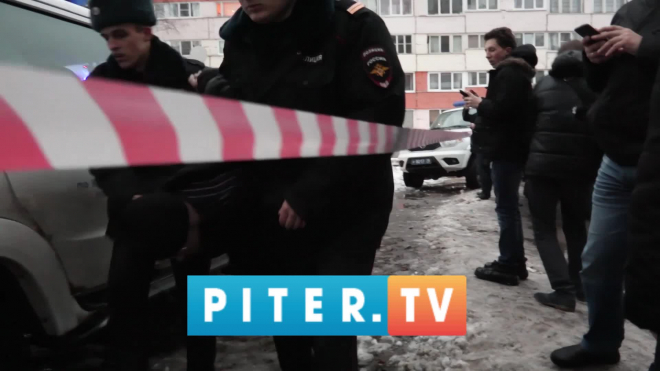 Петербуржцы начали возвращаться в пострадавший от взрыва дом на Народного Ополчения