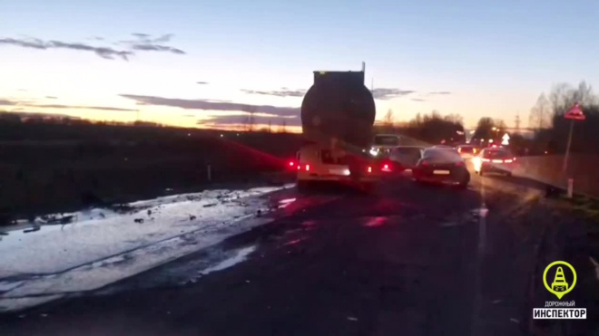 В массовом ДТП под Гатчиной скончался пожилой мужчина