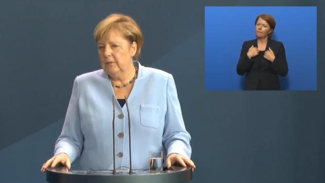 Меркель: Германия ждет реакции России на ситуацию с Навальным