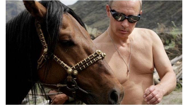 Путин покорит Антарктиду, нырнет с аквалангом и сыграет в хоккей