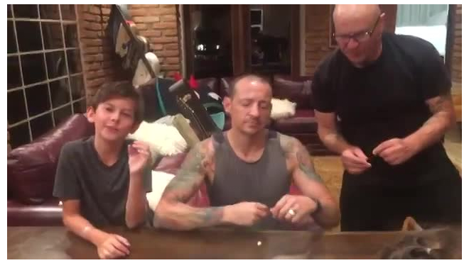 Вдова солиста "Linkin Park" разместила видео снятое за сутки до смерти ее мужа