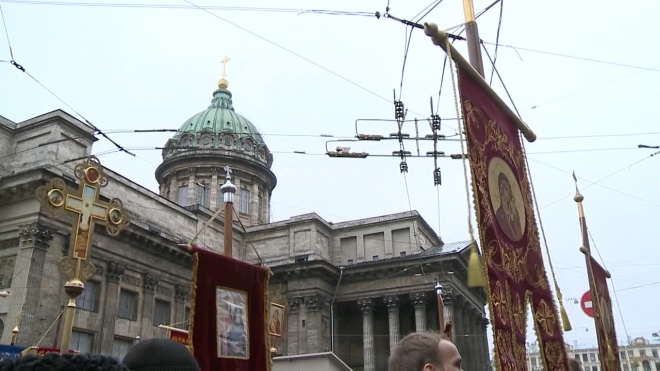 Петербургский крестный ход завершился торжественным богослужением