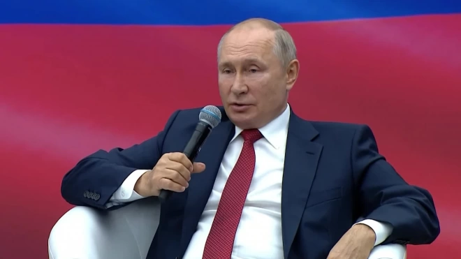 Путин: нельзя никого запугивать и заставлять прививаться от COVID-19