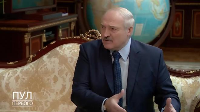 Лукашенко предложил Макрону посредничество в отношениях с мусульманами