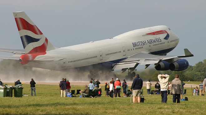 Boeing-747 врезался в аэропорт Йоханнесбурга, разрушив здание