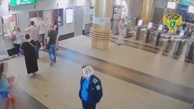 В Петербурге прокуратура выясняет, почему маленький ребёнок находился один в метро