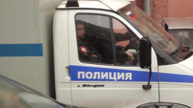 В сквере на Косинова нашли рыжебородый труп в форме охранника