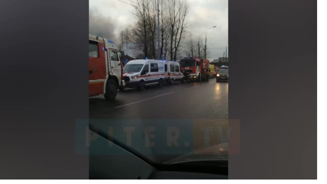 Пожар в "Автотехцентре" на улице Салова тушили почти час