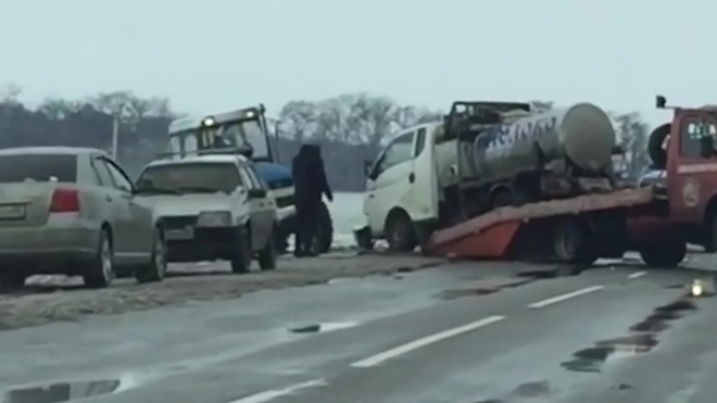 Появилось видео страшного массового ДТП в Курганинском районе