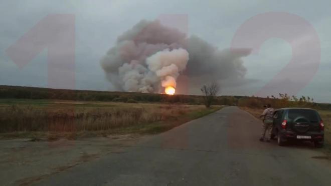В Рязанской области на складе боеприпасов произошел пожар со взрывами 