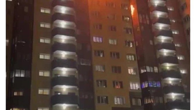 В Колпино на Центральной ночью горел жилой дом