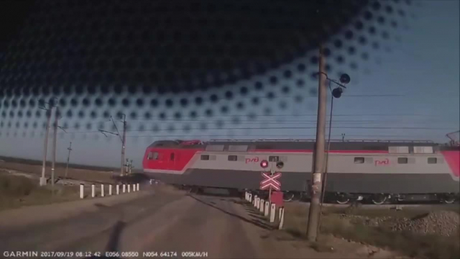 Появилось видео смертельного ДТП с участием поезда и "легковушки" в Уфе