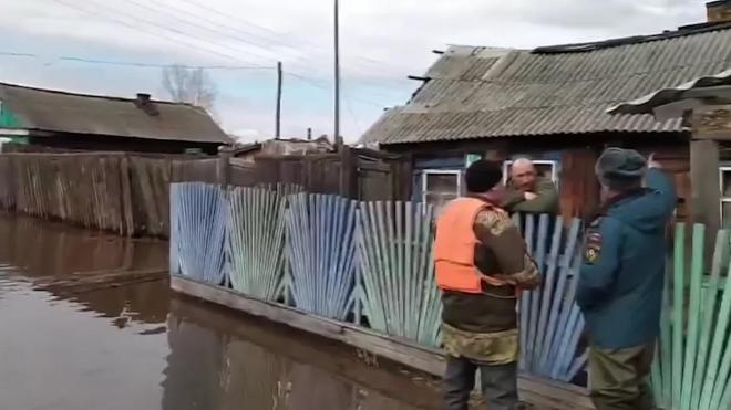 В пострадавшем от разлива реки поселке Иркутской области ввели режим ЧС