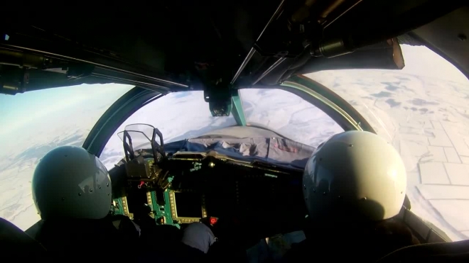 Крутое видео учений Су-34 с бомбардировкой наземных целей появилось в Сети